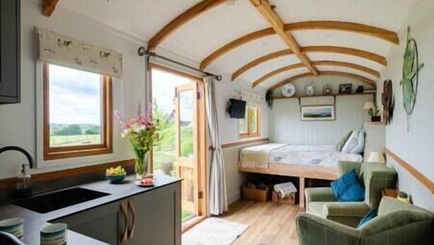 1 dormitorio, cuna de viaje, wifi y ropa de cama