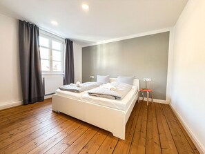 2 bedrooms, desk, free WiFi