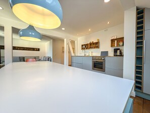 Kühlschrank, Ofen, Herdplatte, Geschirrspüler