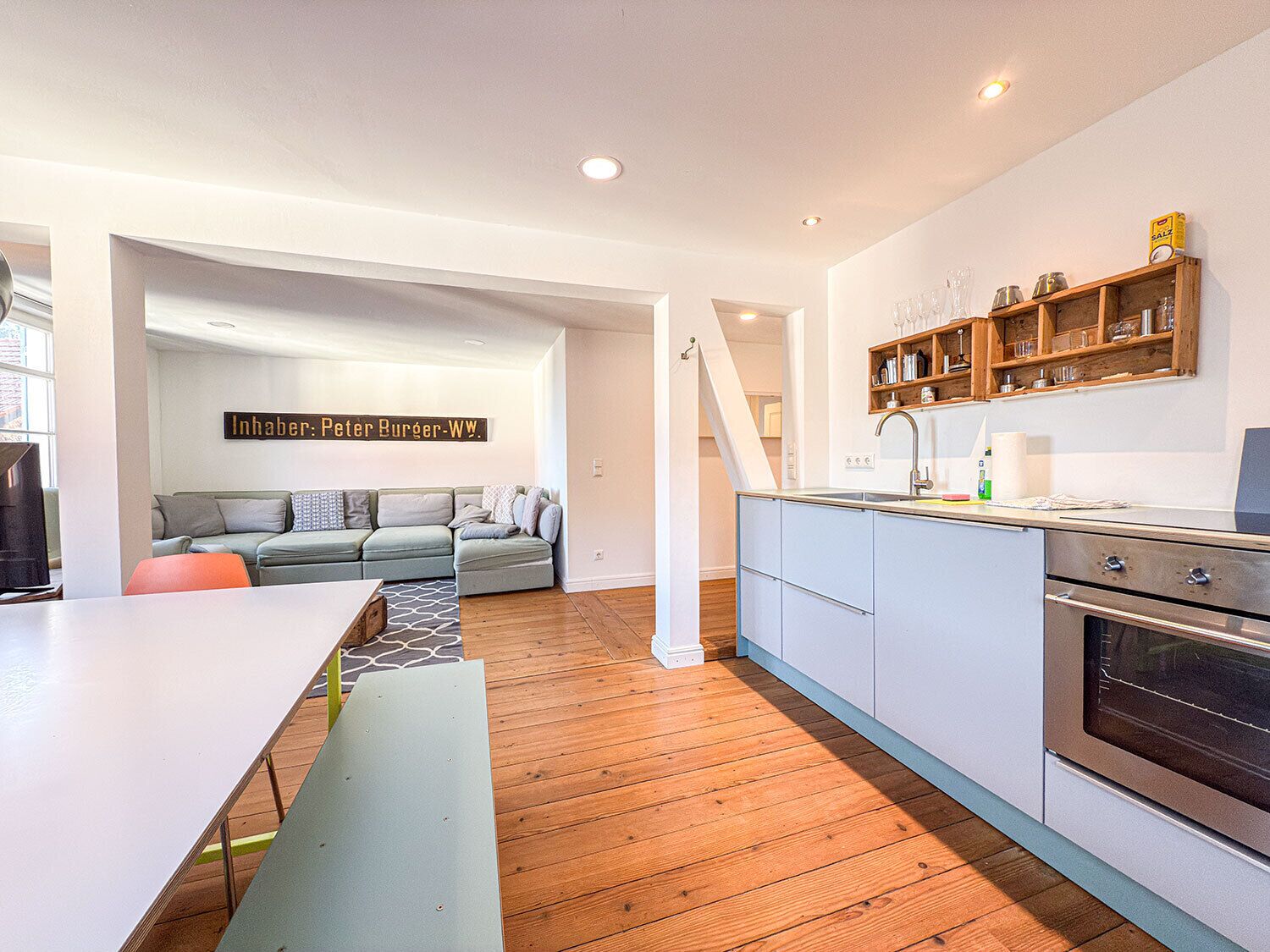 Réfrigérateur, four, plaque de cuisson, lave-vaisselle