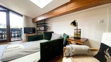 1 bedroom, free WiFi, bed sheets