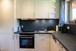 Kühlschrank, Ofen, Herdplatte, Geschirrspüler