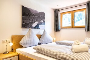 1 camera, una scrivania, Wi-Fi gratuito