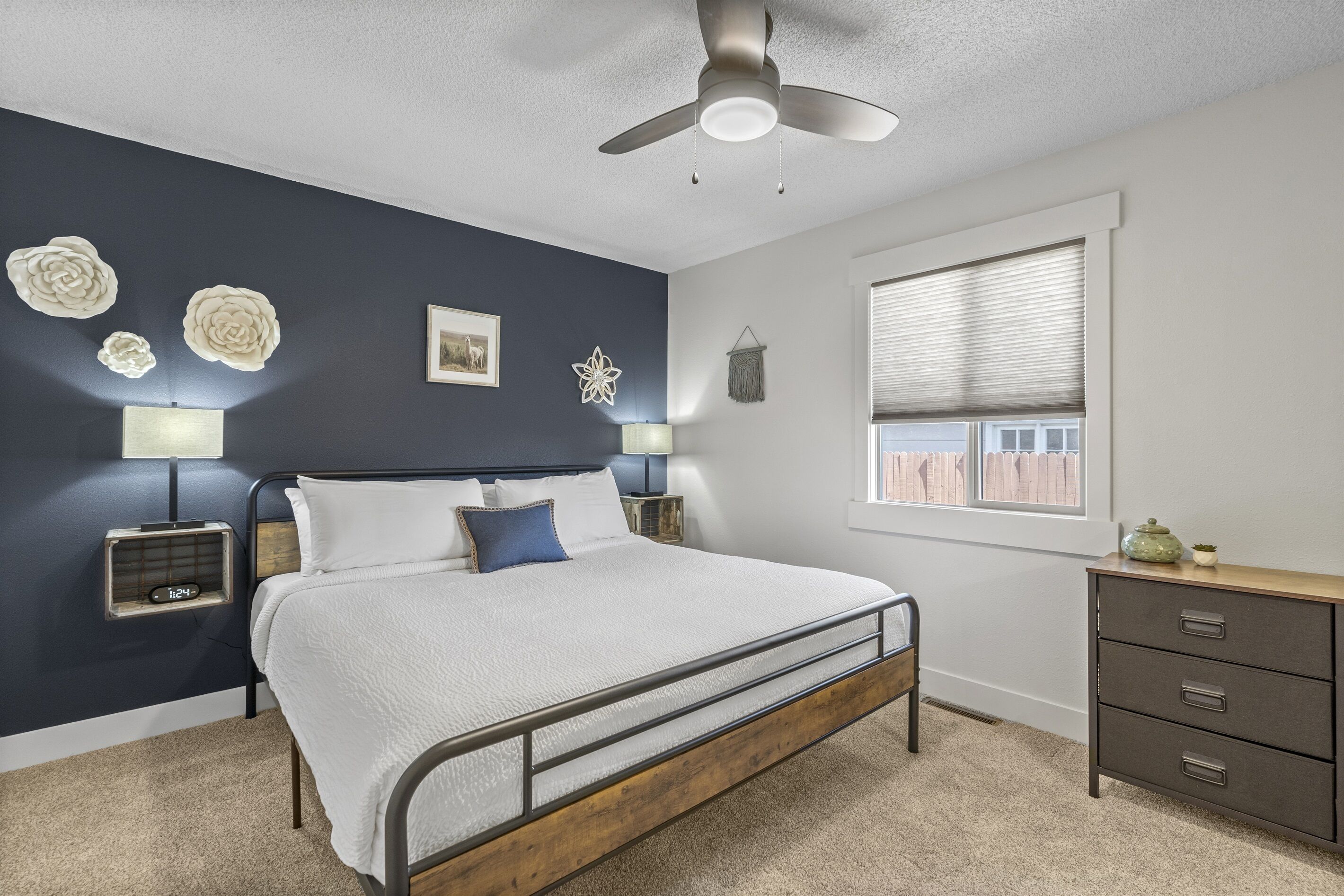 4 bedrooms, desk, iron/ironing board, travel crib