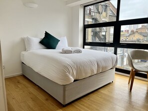 Unclassified image, 3 of 25, button