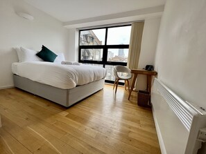 Unclassified image, 4 of 25, button