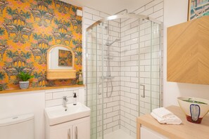 Bathroom - Oakfield Place (Bristol)