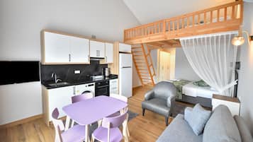 2 chambres, coffres-forts dans les chambres, fer et planche Ă  repasser