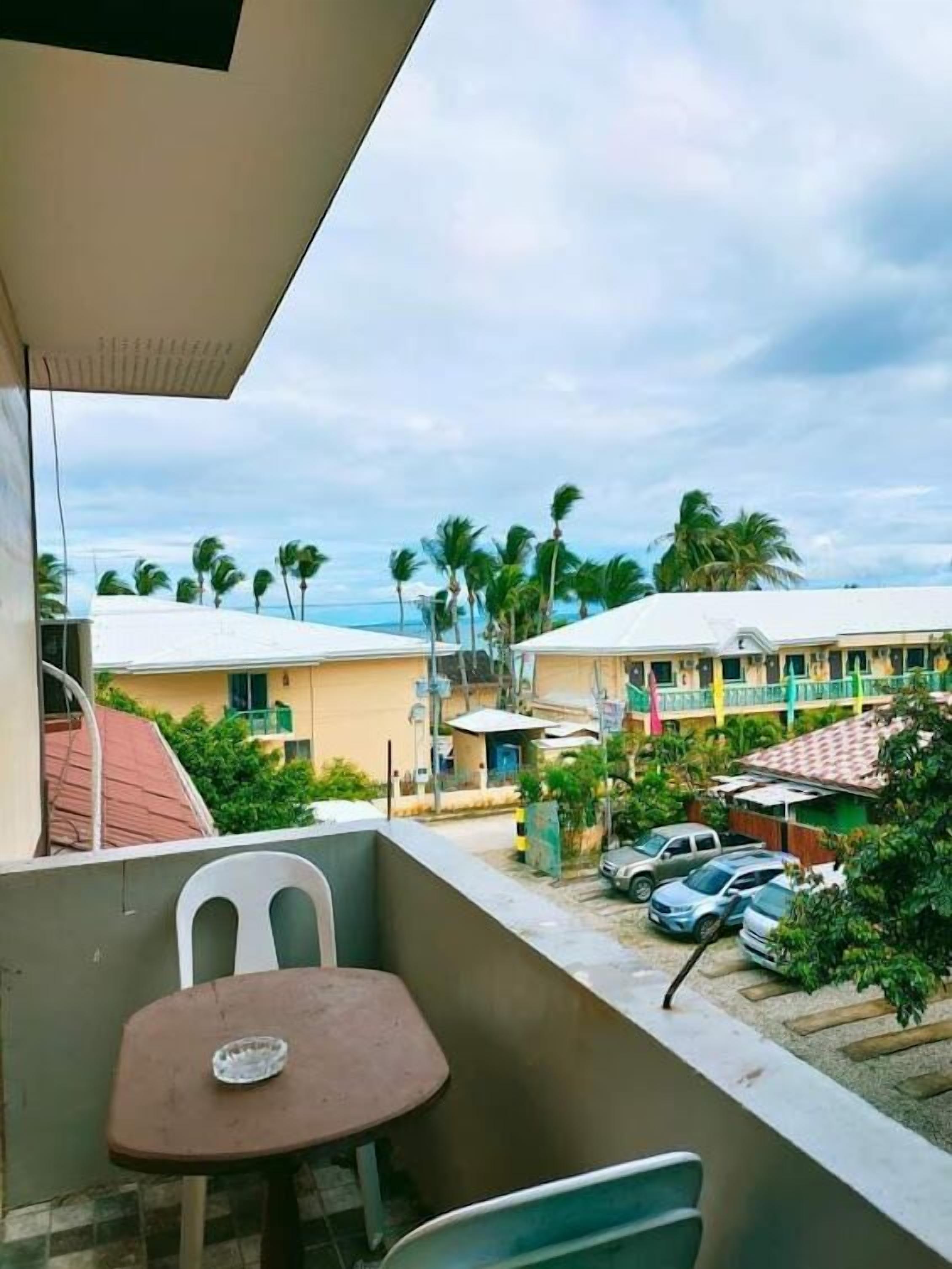 ห้องดีลักซ์, เตียงควีนไซส์ 1 เตียง, ปลอดบุหรี่, วิวสวน | ลานระเบียง/นอกชาน