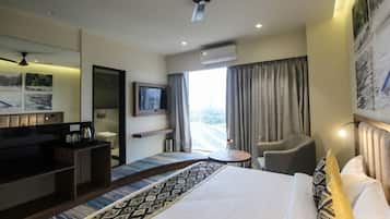 Iron/ironing board, free WiFi, bed sheets