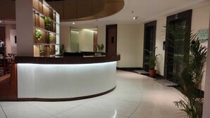 Quầy tiếp tân