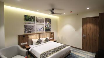 Iron/ironing board, free WiFi, bed sheets