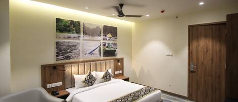 Iron/ironing board, free WiFi, bed sheets