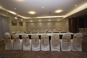 Banquet hall - The Monarch Turbhe (Navi Mumbai)