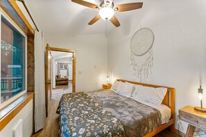 2 chambres, fer et planche à repasser, accès au Wi-Fi (inclus)