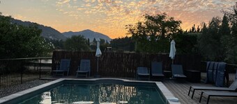 House for 12 people in Provence with private heated swimming pool