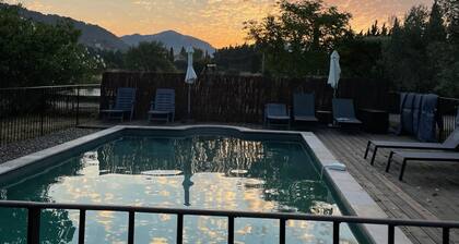 Maison 12 personnes en Provence dans domaine avec piscine privée et chauffée