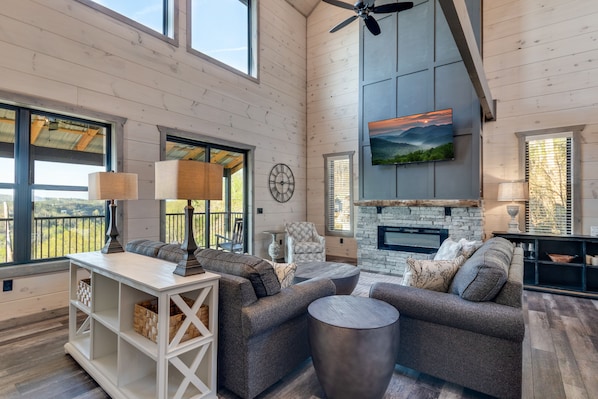 Televisión y chimenea 