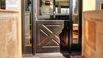 Deluxe Villa, 1 Queen Bed with Sofa bed, Balcony, Partial Ocean View | 1 bedroom, laptop workspace, iron/ironing board, free WiFi