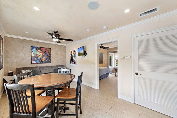 Deluxe Villa, 1 Queen Bed with Sofa bed | 1 bedroom, laptop workspace, iron/ironing board, free WiFi