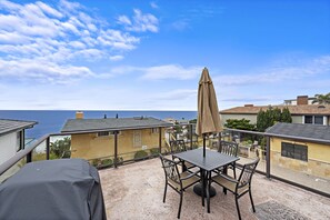 Deluxe Villa, 1 Queen Bed with Sofa bed, Partial Ocean View | Balcony