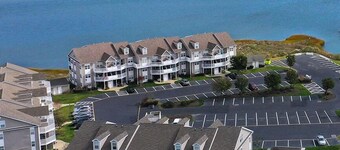 Excellent 2 Bedroom Condo in Bethany Bay community! WIFI, Pool, Beach, Golfing, and more!