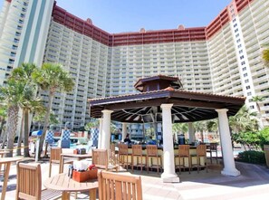 Outdoor dining - Beachfront, 4th floor, Wrap Balcony, Great Views! (Panama City Beach)