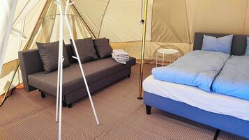 Premium Tent | Premium bedding, travel crib, bed sheets