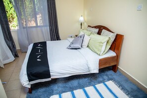 3 bedrooms, desk, iron/ironing board, free WiFi - The white dove -Migaa Golf Estate (Migaa Golf Estate)