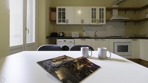 Ofen, Herdplatte, Geschirrspüler, Toaster