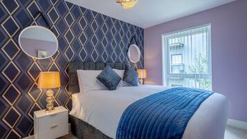 1 bedroom, desk, iron/ironing board, free internet