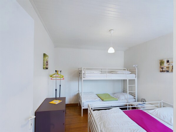 2 bedrooms