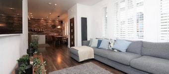 Large 5-bed House Family Home in Bearsden, Glasgow