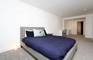 5 soverom, strykejern/-brett, wi-fi (inkludert) og sengetøy