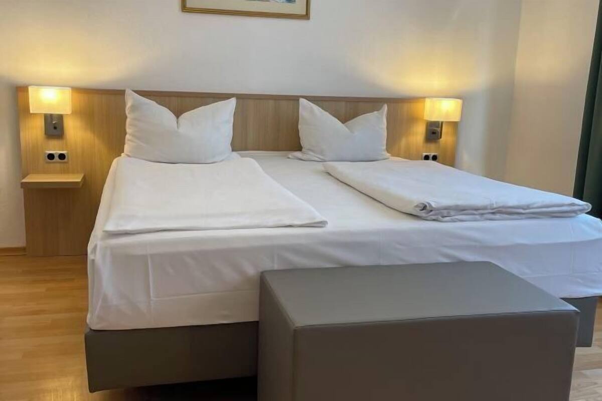 1 bedroom, desk, laptop workspace, free WiFi