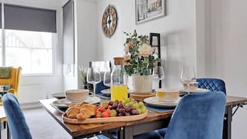 Apartment | Dining