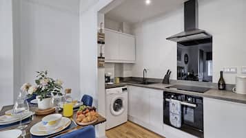 Apartment | Private kitchen | Fridge, microwave, oven, stovetop