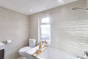 House | Bathroom | Shower, deep soaking tub, hair dryer, towels