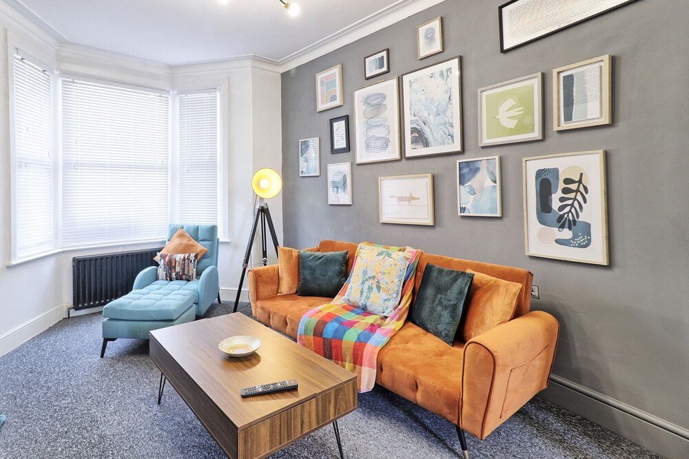 Captivating 2bed House in Southend Pet Friendly!