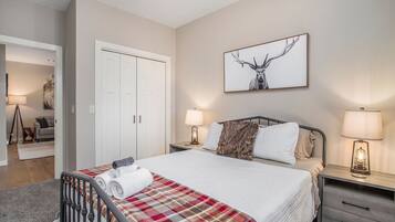 2 bedrooms, iron/ironing board, free WiFi, bed sheets