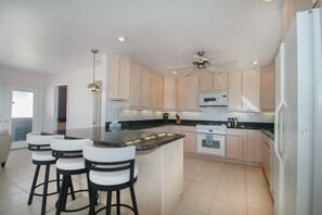 Fridge, microwave, oven, stovetop - Great Beach Getaway! Beach & Pool | 1-Bedroom | Sleeps 4 (Bonita Springs)
