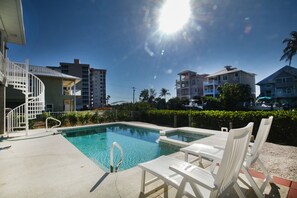 A heated pool - Great Beach Getaway! Beach & Pool | 1-Bedroom | Sleeps 4 (Bonita Springs)