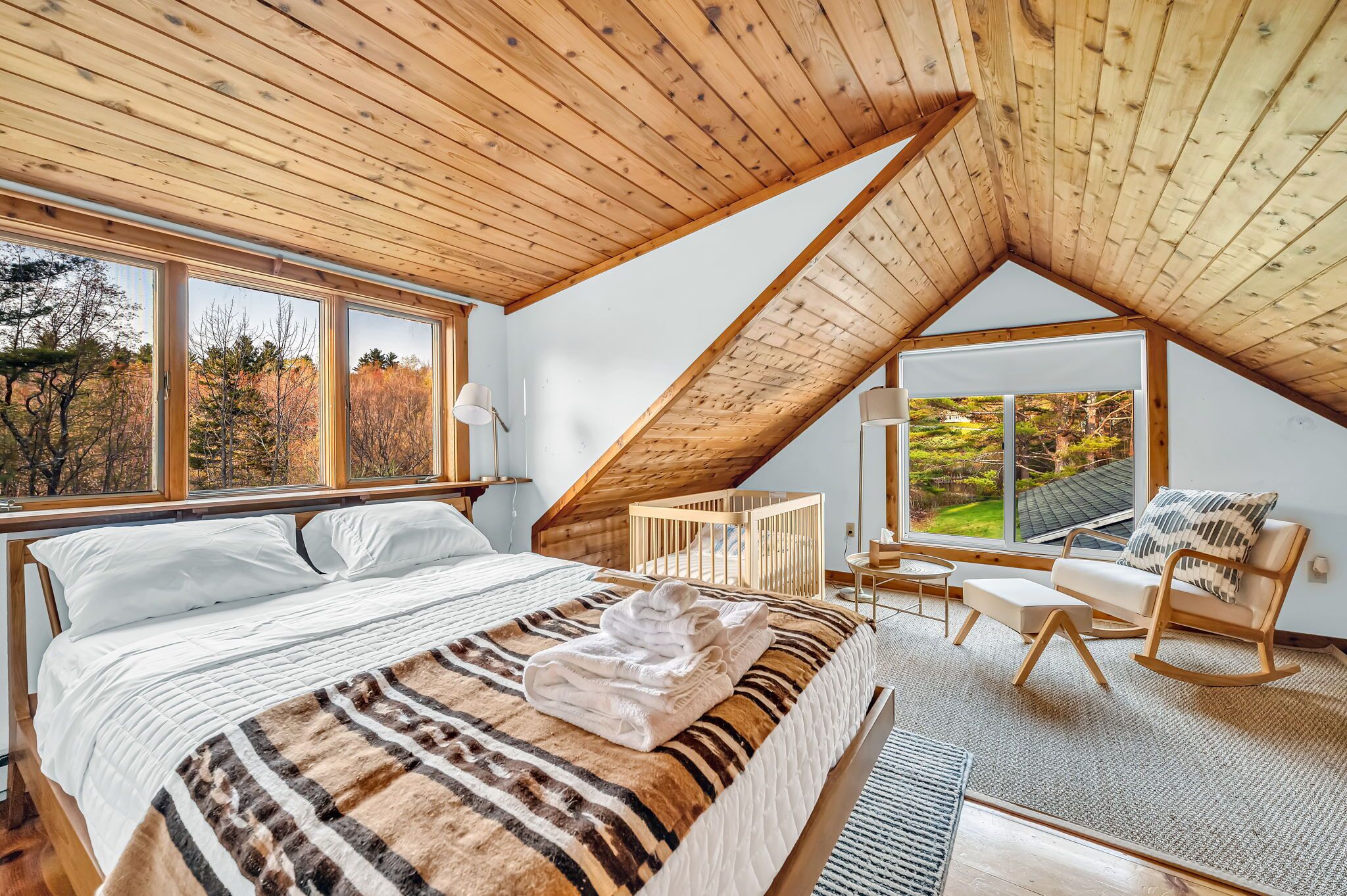 Foliage! Play Area, Crib, 11 Acre Farmhouse