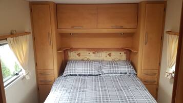 Chalet, 1 Queen Bed with Sofa bed | 1 bedroom, free WiFi, bed sheets