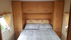 Chalet, 1 Queen Bed with Sofa bed | 1 bedroom, free WiFi, bed sheets