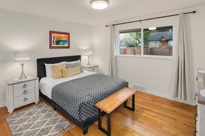 2 bedrooms, desk, iron/ironing board, travel cot - Seattle Home Near UW, Hospitals & Light Rail | Wedgwood Retreat | Yard + Gazebo (Seattle)