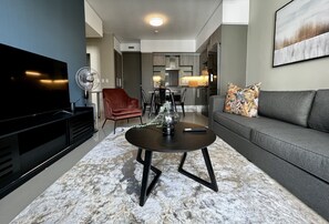 Grand Apartment | Living area - The Tyrwhitt Unit 1112 (Johannesburg)