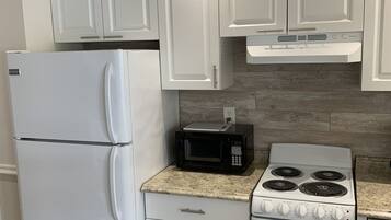 Deluxe Studio Suite | Free WiFi, bed sheets