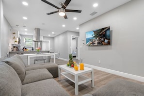 Smart TV, computer monitors