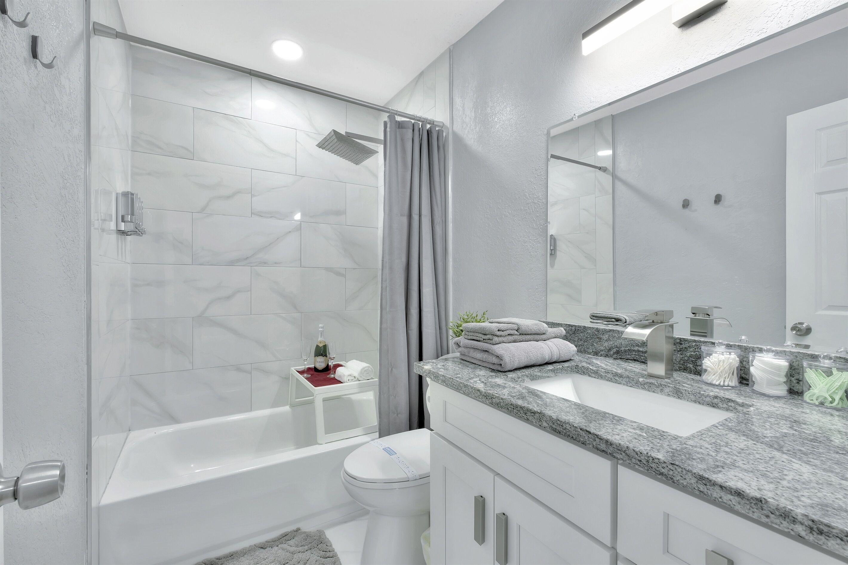 Excellent & Fully Renovated Apartment South Tampa